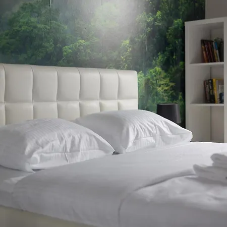 Royal Wilanow Deluxe By Bookinghost *